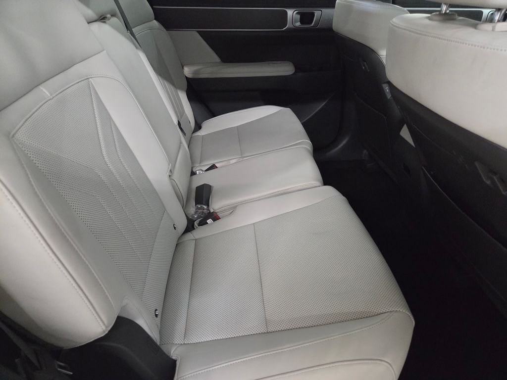 Used 2025 White Hyundai SEL image 20