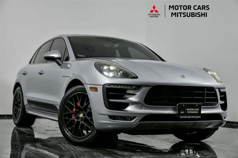 2017 Porsche Macan GTS's photo