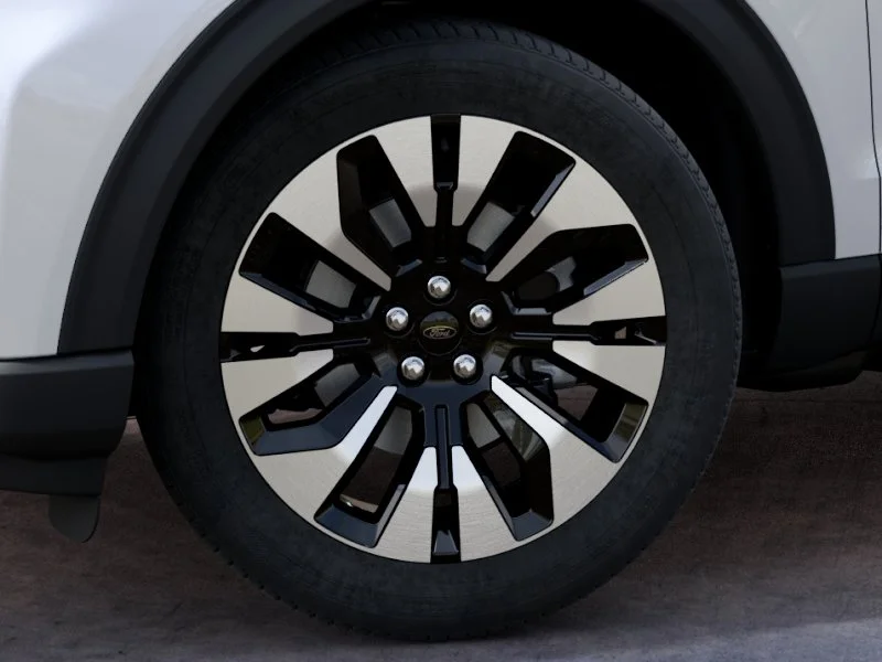 New 2027 Star White Metallic Tri-Coat Ford Platinum™ image 19