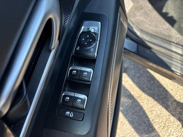 Used 2025 Black Kia S image 10