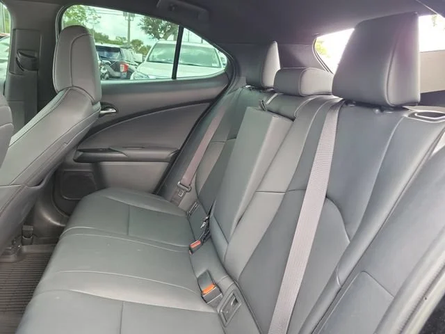 2024 Lexus UX Hybrid 250h Premium - Photo 21