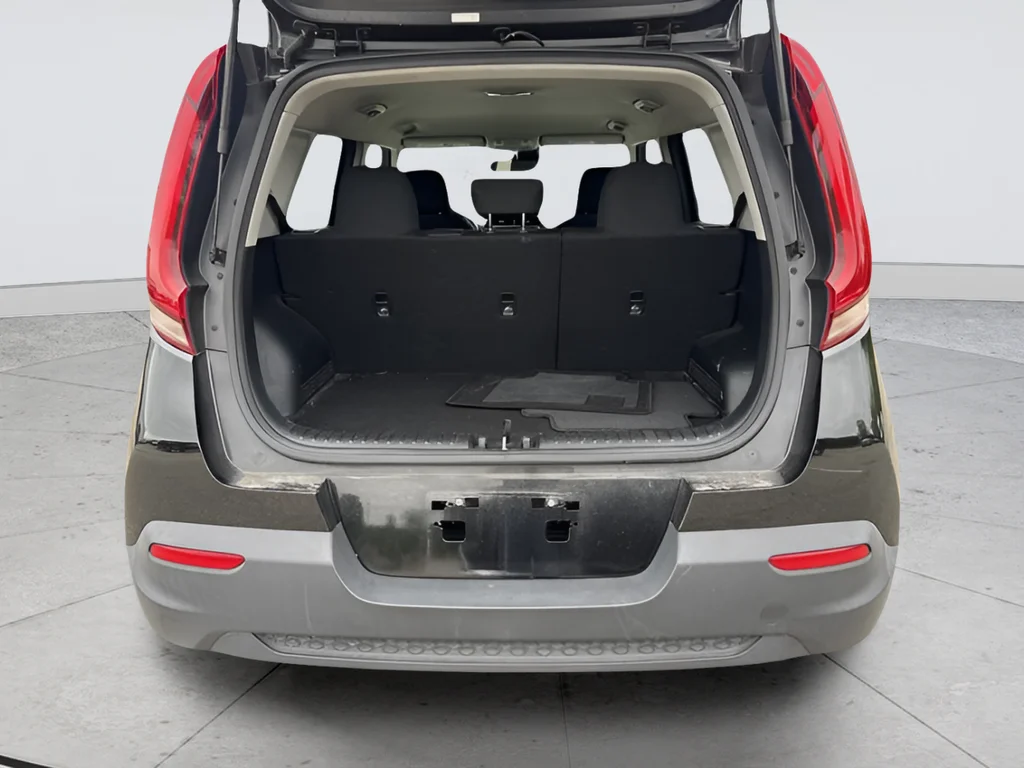 Used 2022 Black Kia LX image 20