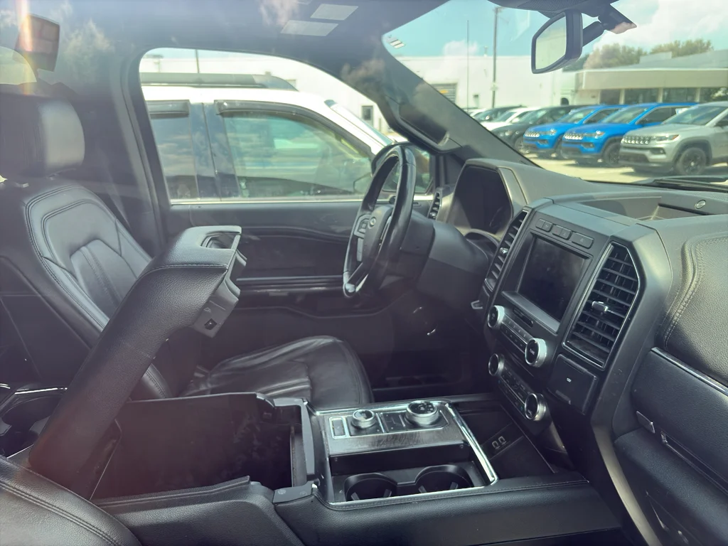 Used 2018 Shadow Black Ford Limited image 4