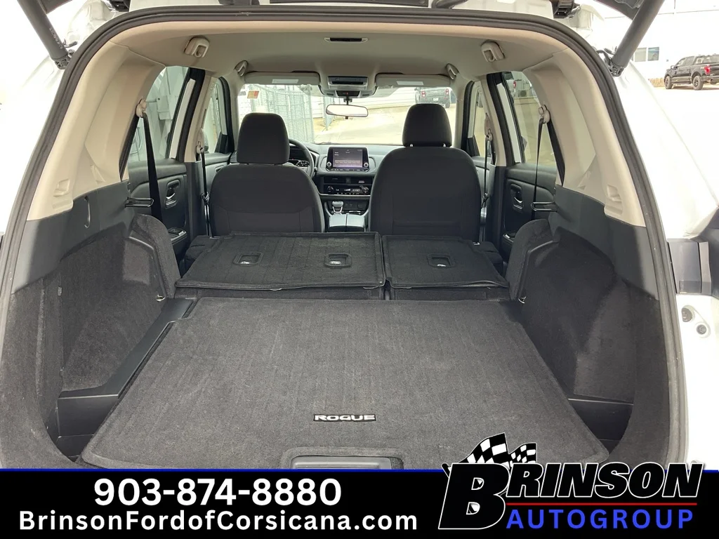 Used 2025 Everest White Pearl Nissan SV image 10