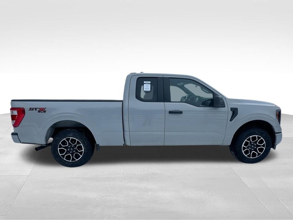 Used 2023 White Ford XL image 9