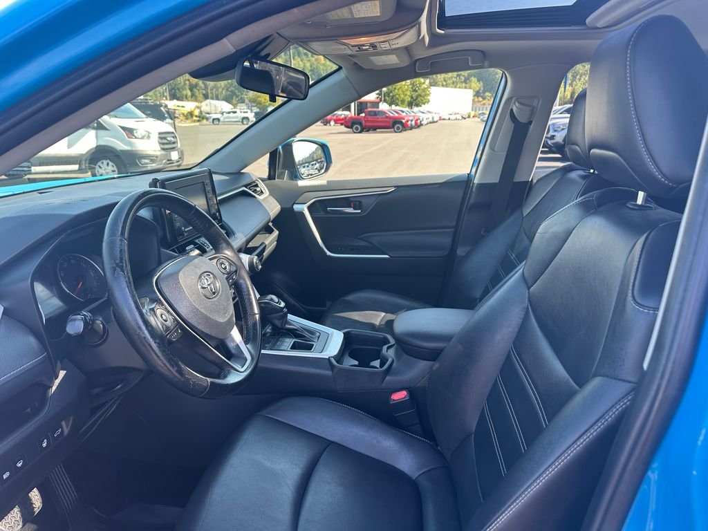 Used 2021 Blue Toyota XLE Premium image 13