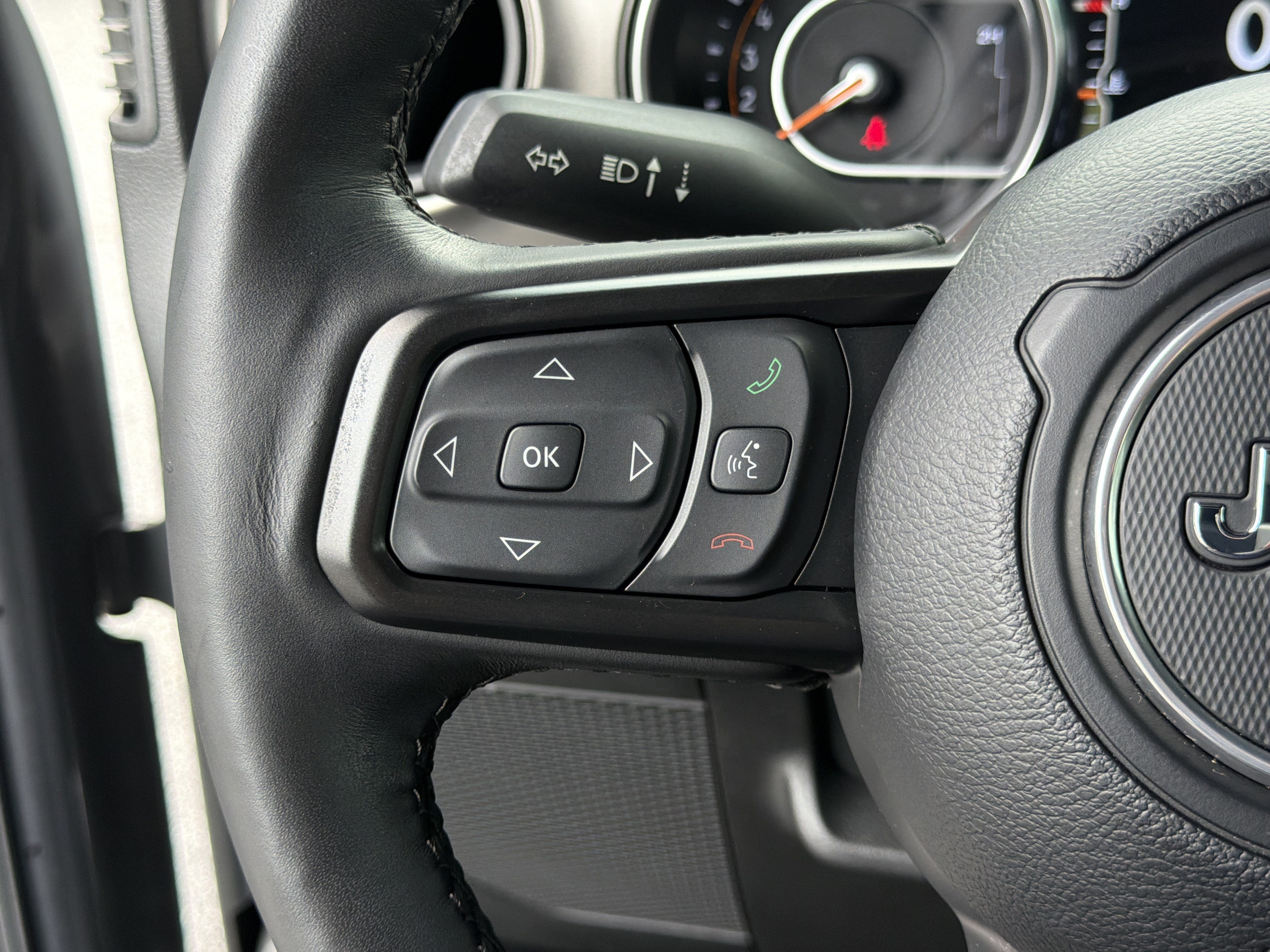 Used 2023 Sting-Gray Clearcoat Jeep Sport image 30