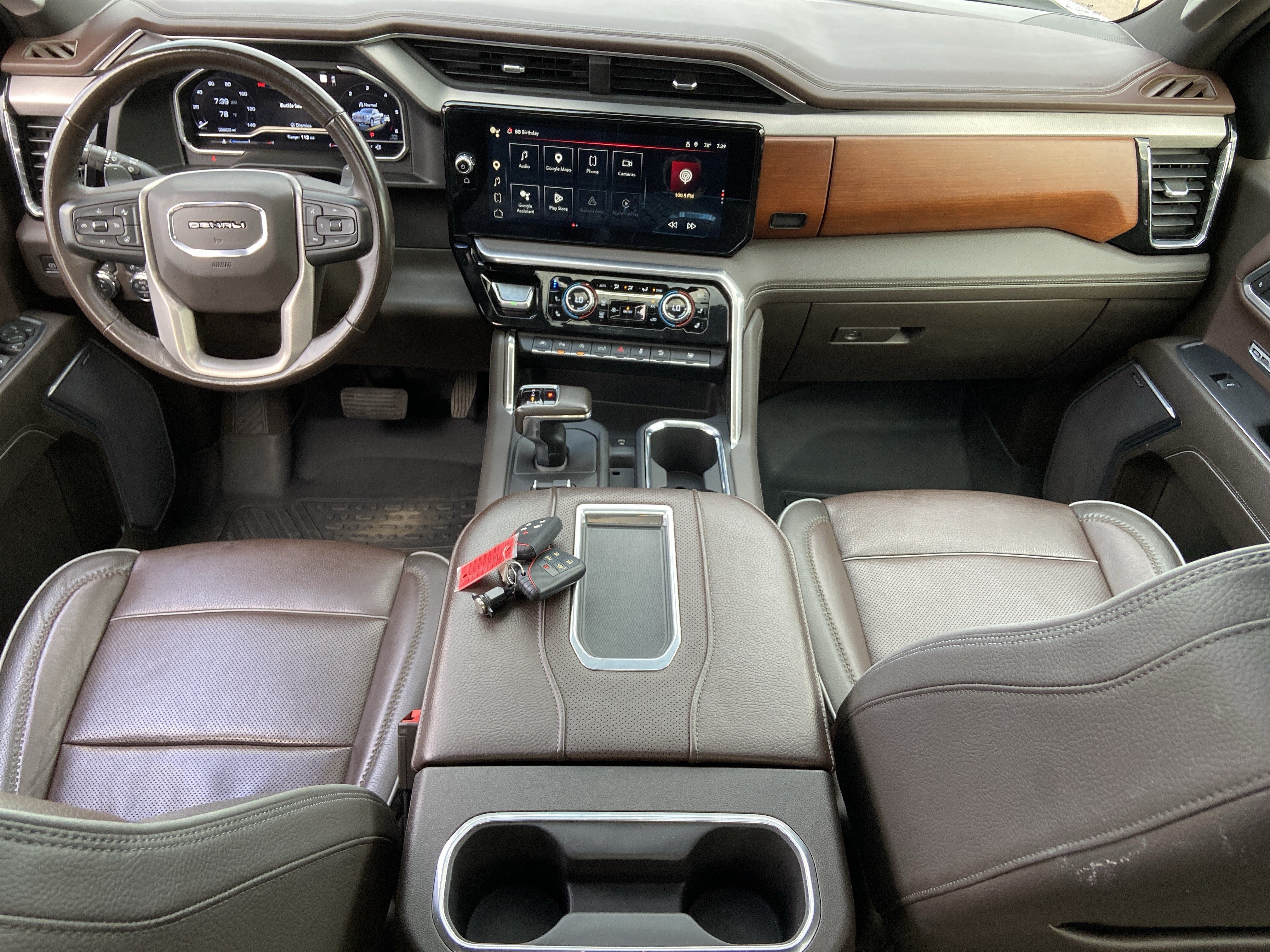 Used 2022 White Frost Tricoat GMC Denali image 49