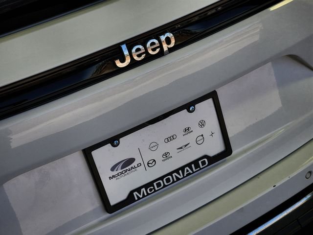 Used 2023 White Jeep Limited image 9
