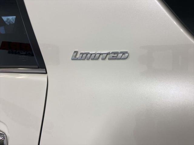 Certified Used 2022 BLIZZARD PEARL Toyota  image 9