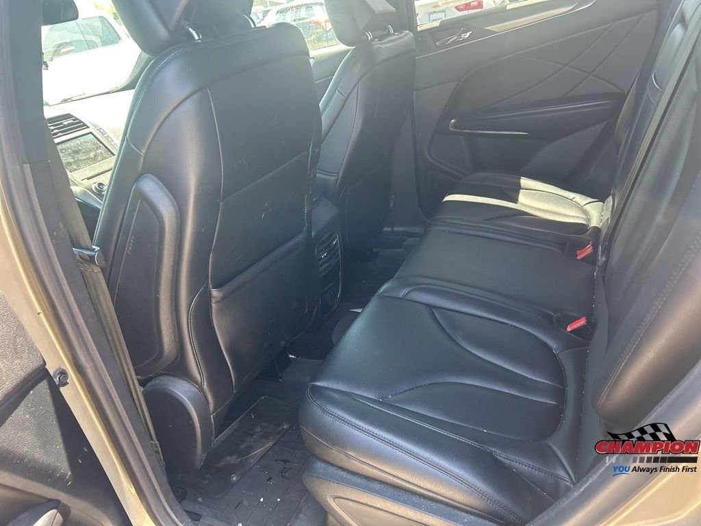 Used 2017 Gold Lincoln Premiere image 10