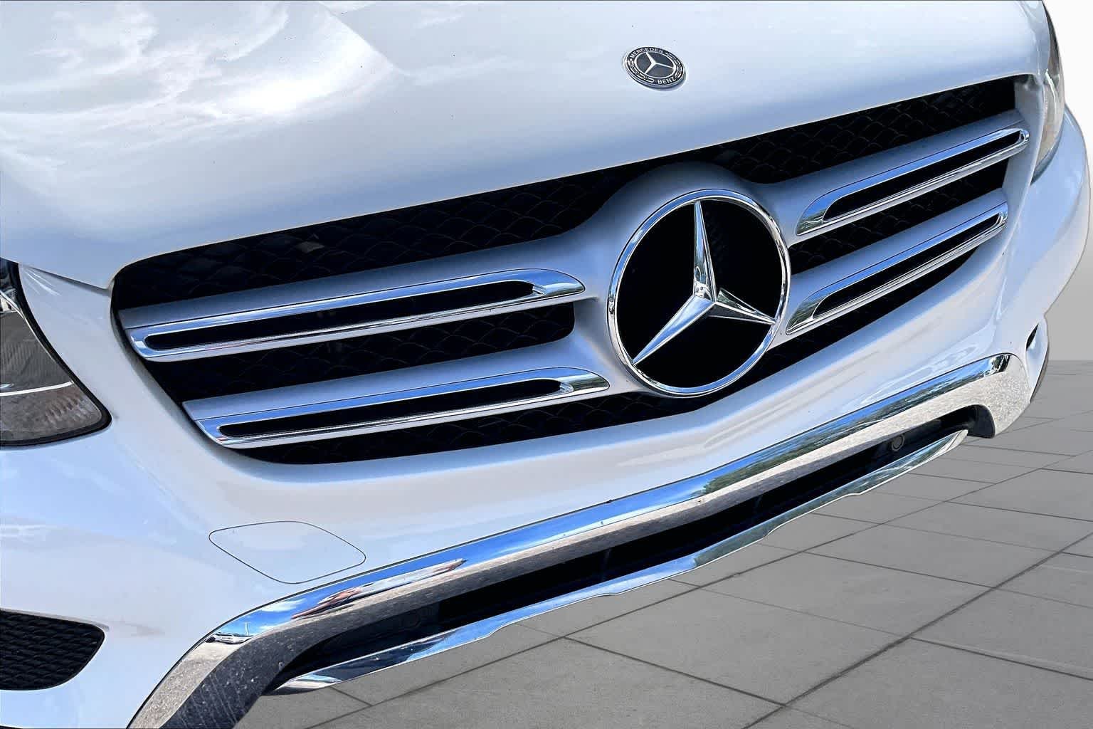 Used 2019 Polar White Mercedes-Benz GLC 300 image 30