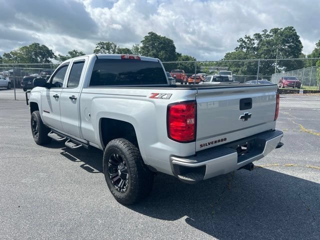 Used 2018 SILVER ICE METALLIC Chevrolet LT image 3
