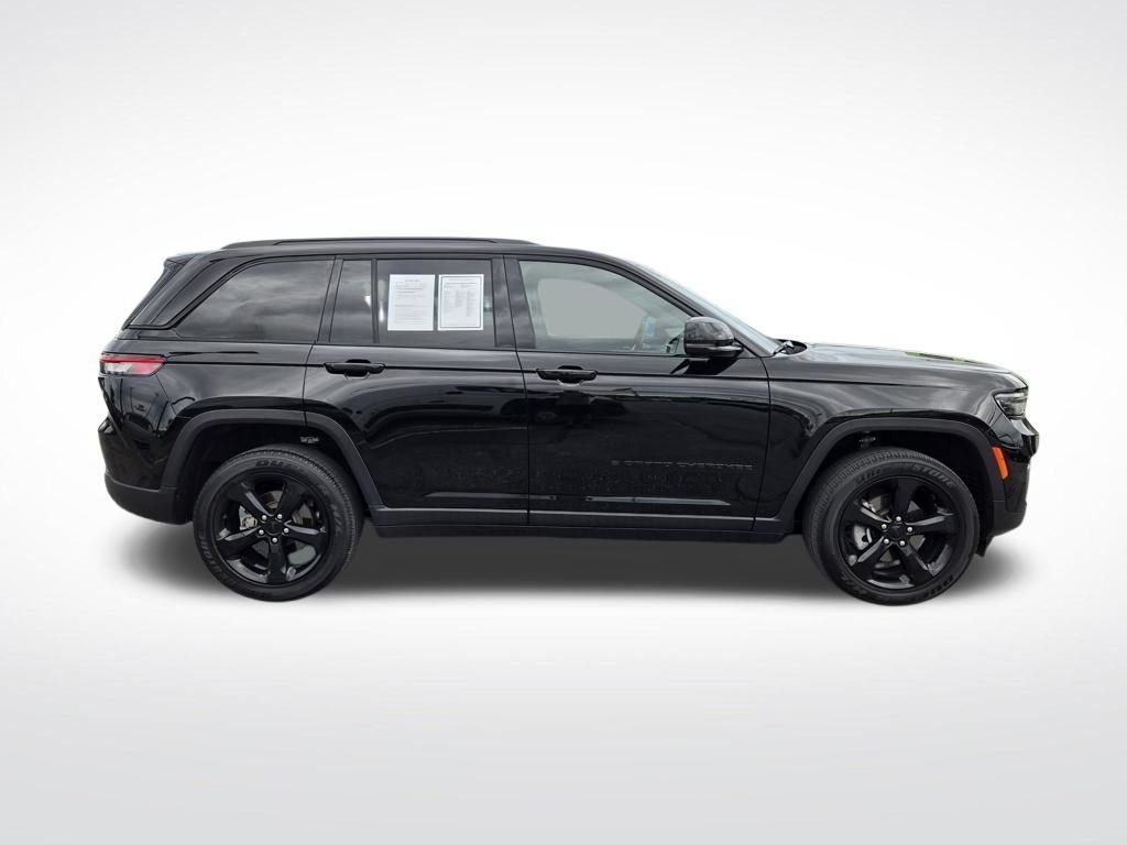 Used 2023 Black Jeep Altitude X image 2