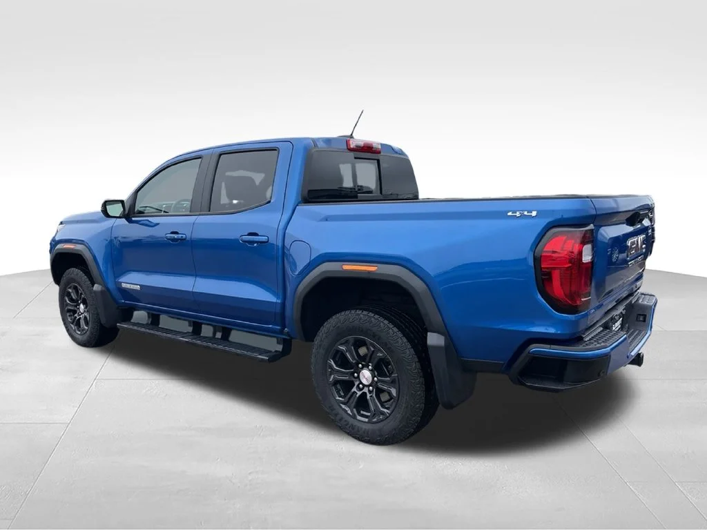 Used 2023 Blue Metallic GMC Elevation image 6