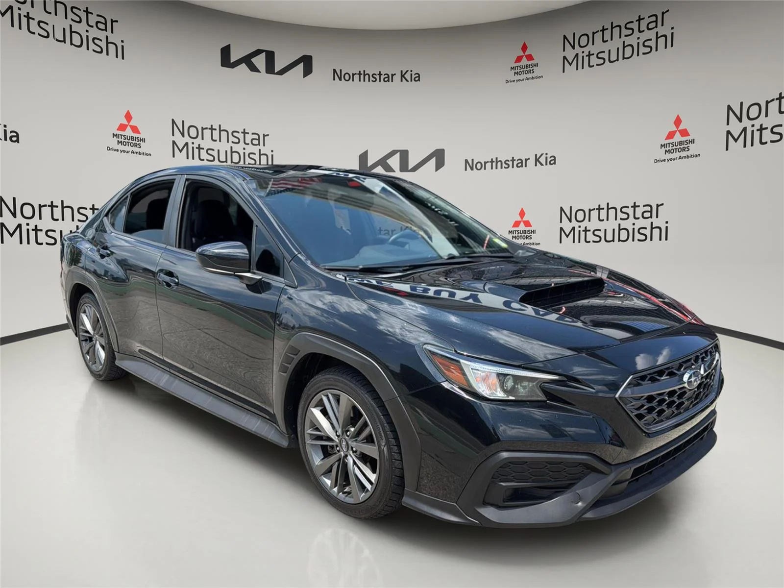 Used 2022 Crystal Black Silica Subaru BASE image 9