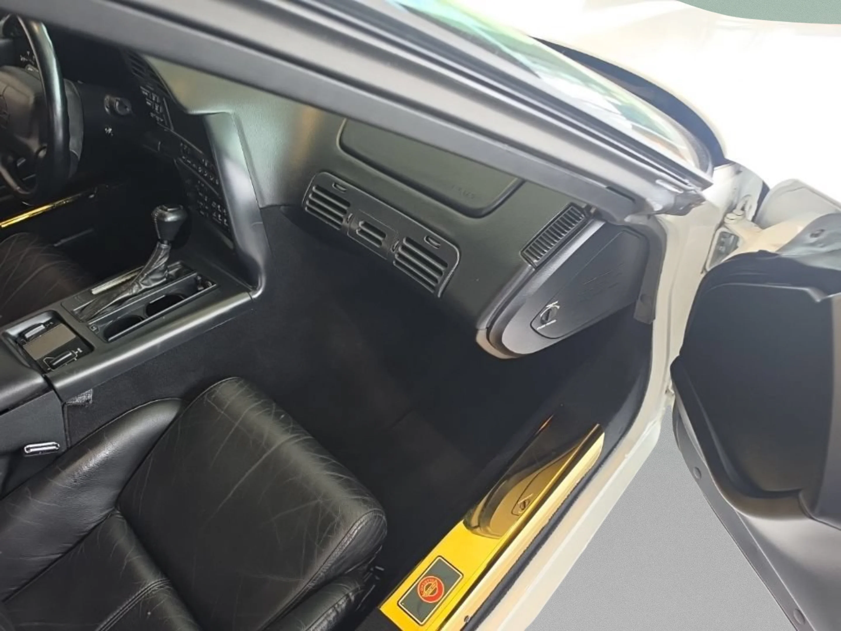 Used 1994  Chevrolet 2dr Convertible image 17