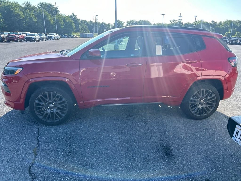 Used 2022 Red Jeep Limited image 9