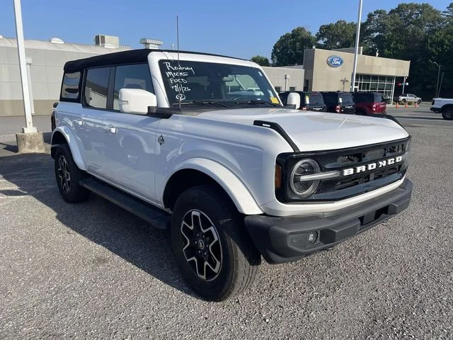 2023 Ford Bronco Outer Banks 4x4's photo
