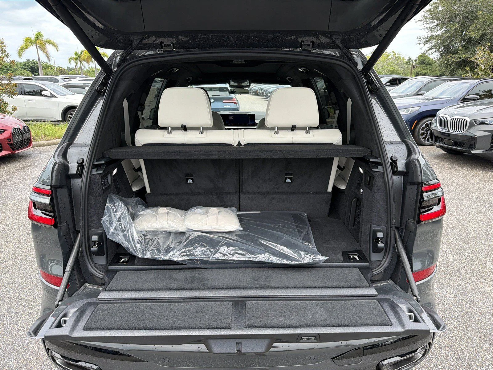 New 2027 Dravit Grey Metallic BMW xDrive40i image 12