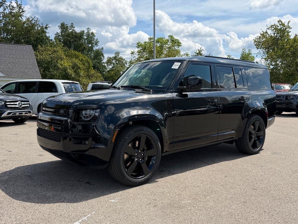 New 2026 Santorini Black Metallic Land Rover V8 image 1