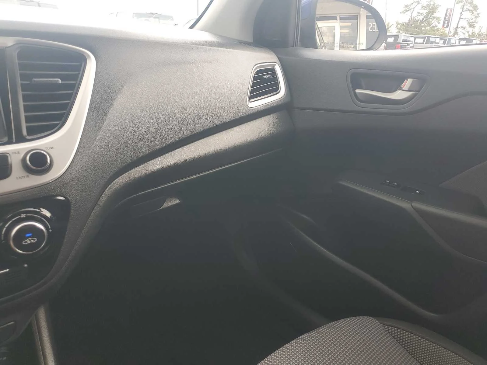 Used 2022  Hyundai Limited image 25