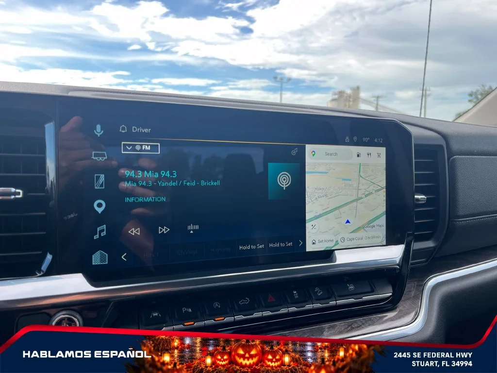 Used 2025 Summit White Chevrolet LTZ image 30