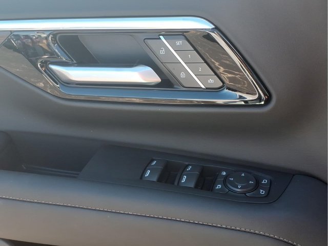 New 2027 Summit White Chevrolet LT image 14