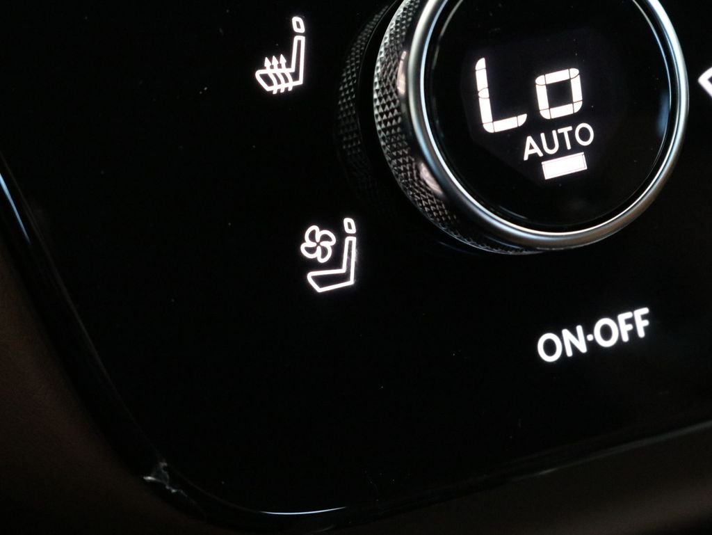 New 2027 2T RAD WHT INFINITI Autograph AWD image 20