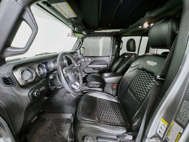Used 2019 Gray Jeep Unlimited Sahara image 6