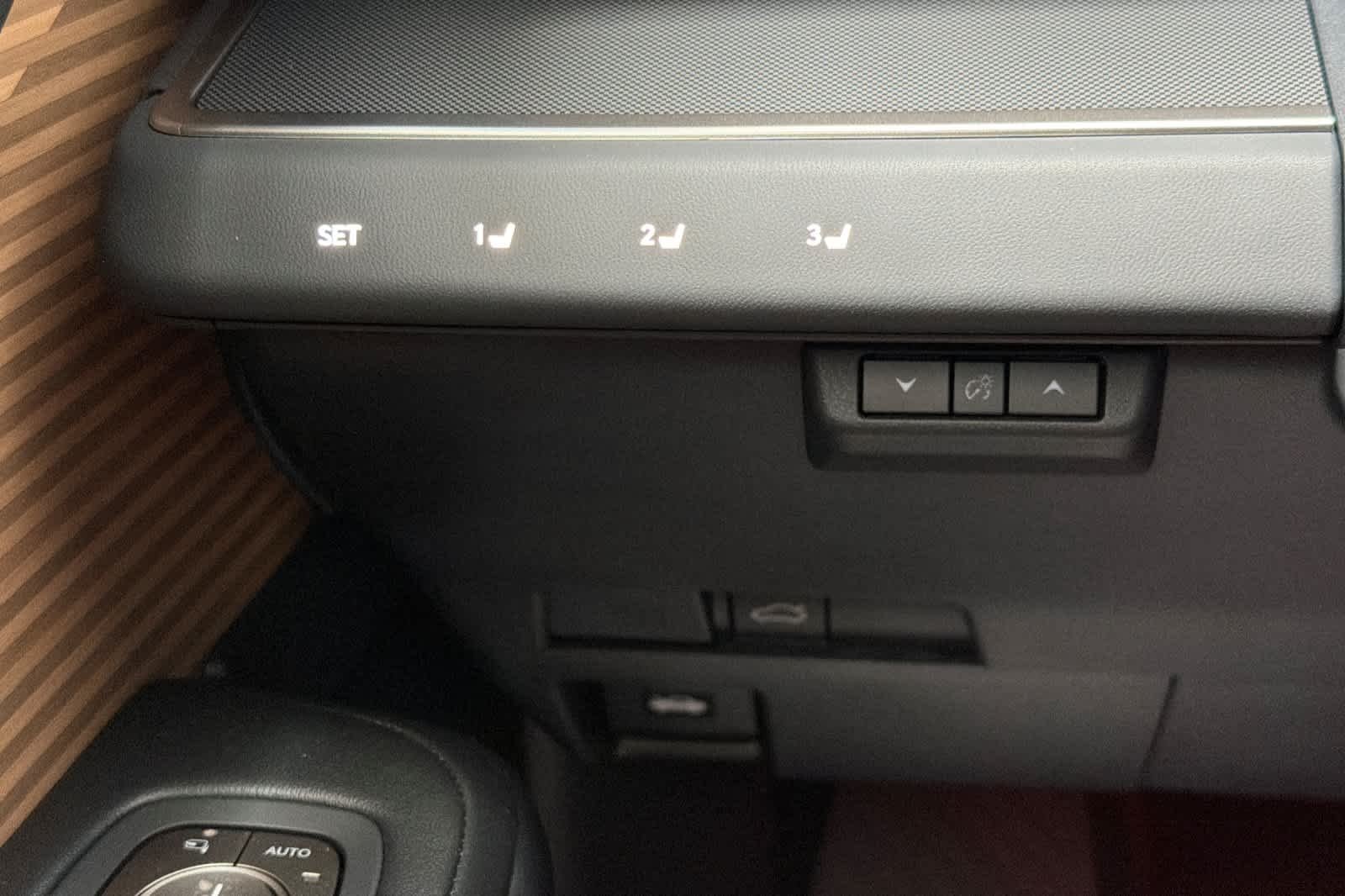 2026 Lexus ES BEV 350e Luxury - Photo 30