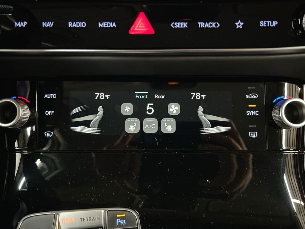 New 2026 Alta White Genesis 2.5T image 19
