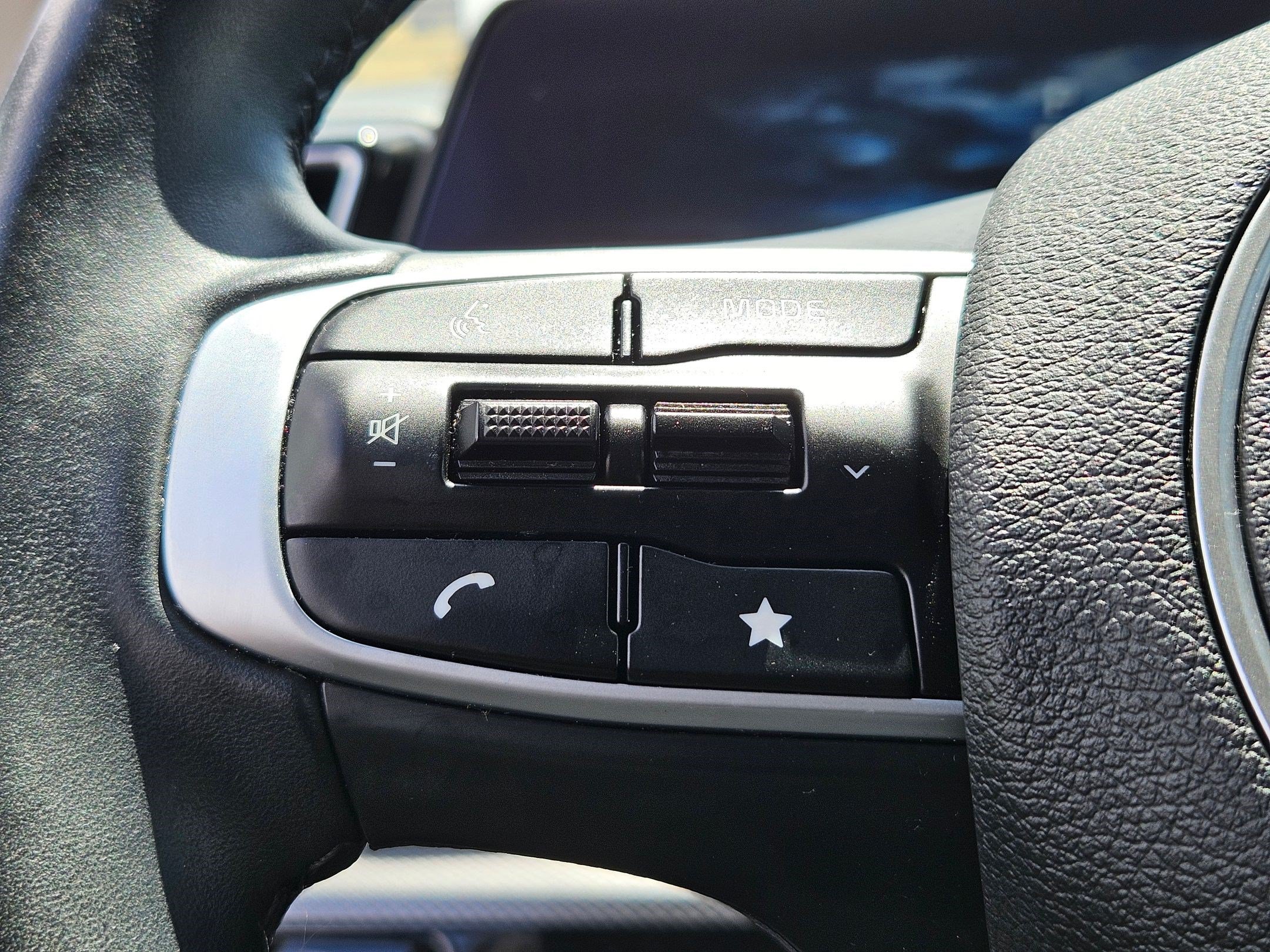 Used 2025 Glacial White Pearl Kia SX-Prestige image 16