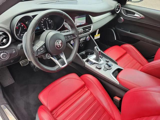 Used 2023 White Alfa Romeo Veloce image 23