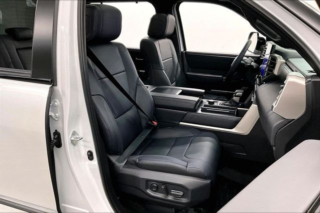 Used 2026 Wind Chill Pearl Toyota Platinum image 8