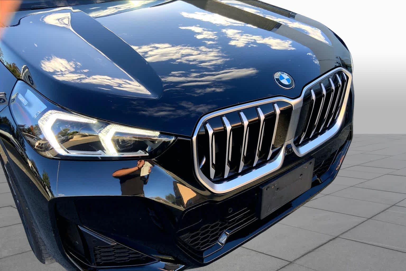 Used 2023 Black Sapphire Metallic BMW xDrive28i image 10