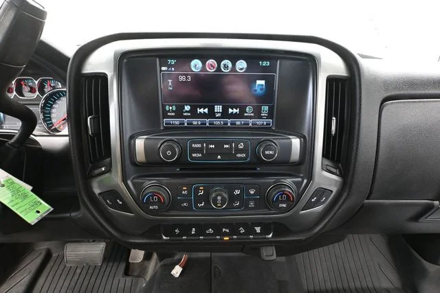 Used 2019 Silver Chevrolet LT image 32