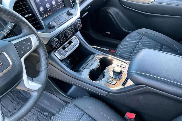 2023 GMC Acadia SLE - Photo 15