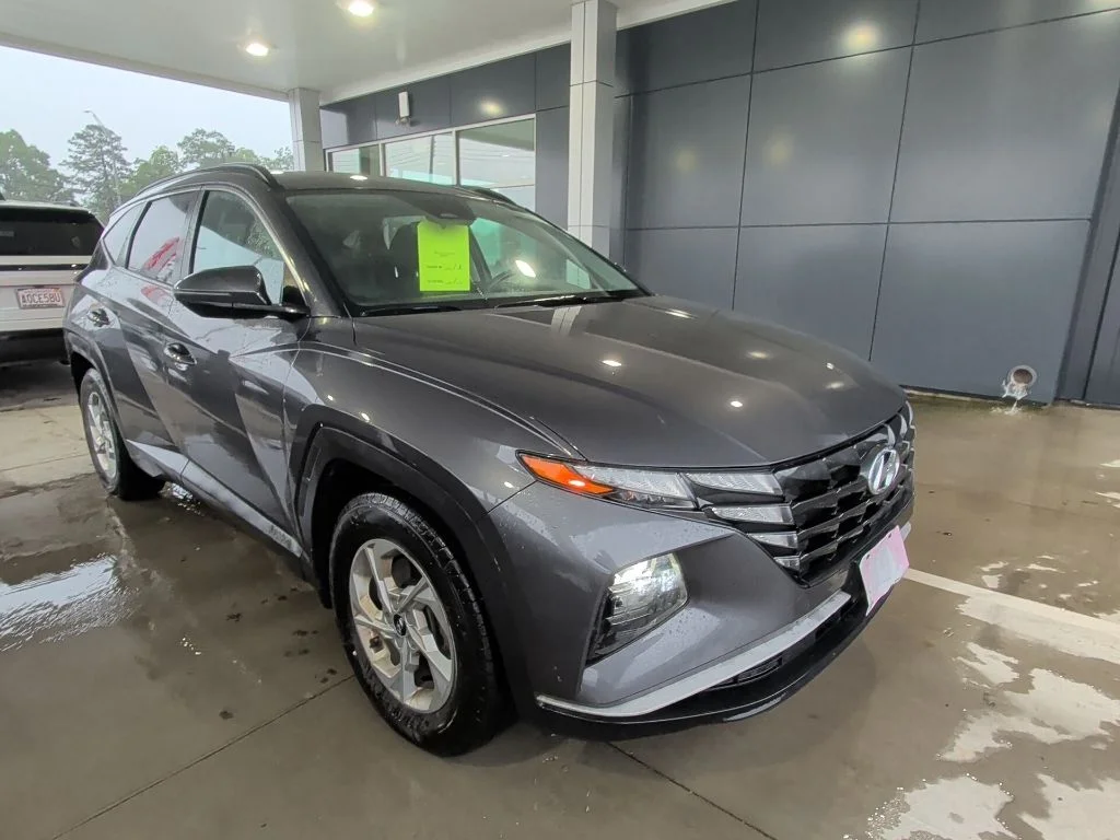 Used 2022 Gray Hyundai SEL image 3