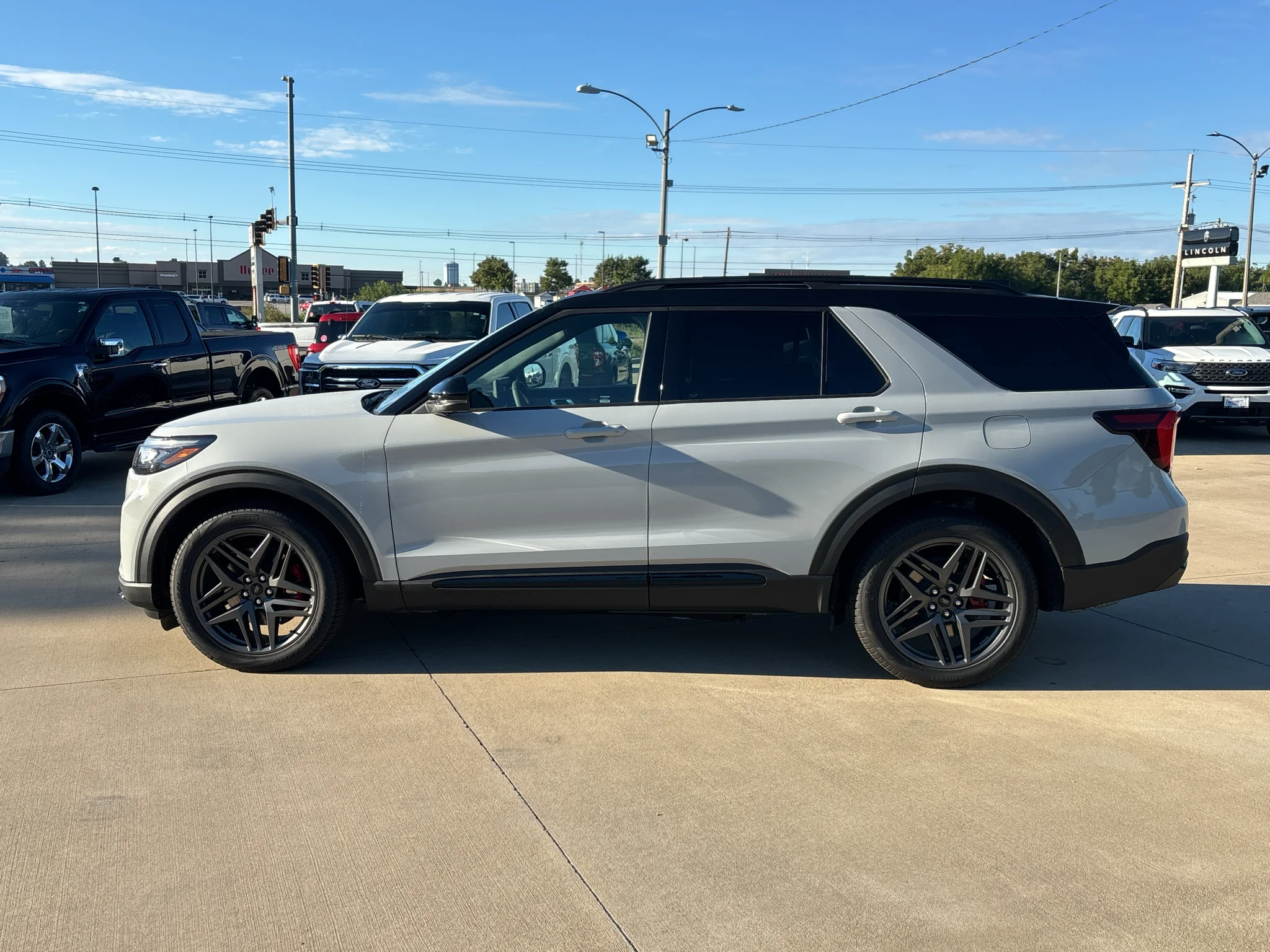 New 2027 Avalanche Gray Ford ST image 9