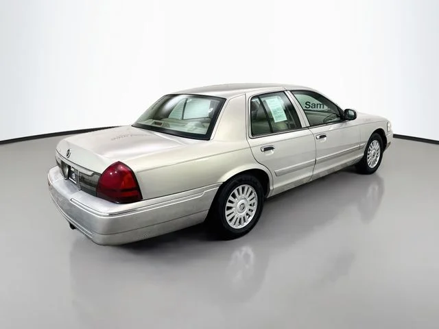Used 2008 Tan Mercury GS image 7
