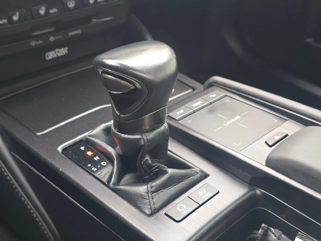 Certified Used 2022 IRIDIUM Lexus 300h Luxury image 23