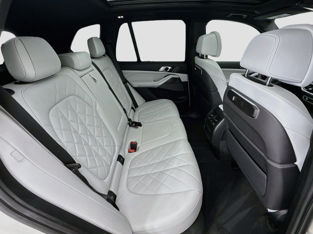 Certified Used 2024 Alpine White BMW xDrive40i image 21