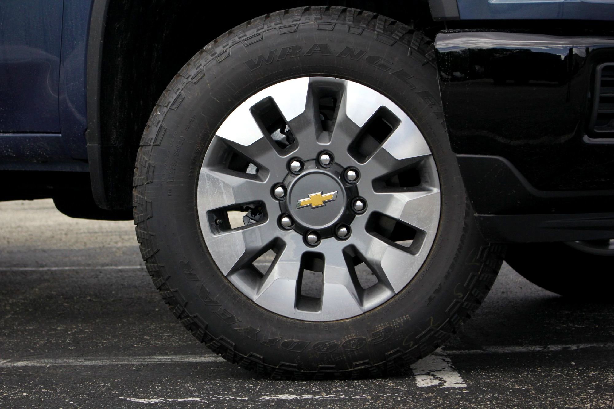 2026 Chevrolet Silverado 2500 HD Custom - Photo 3