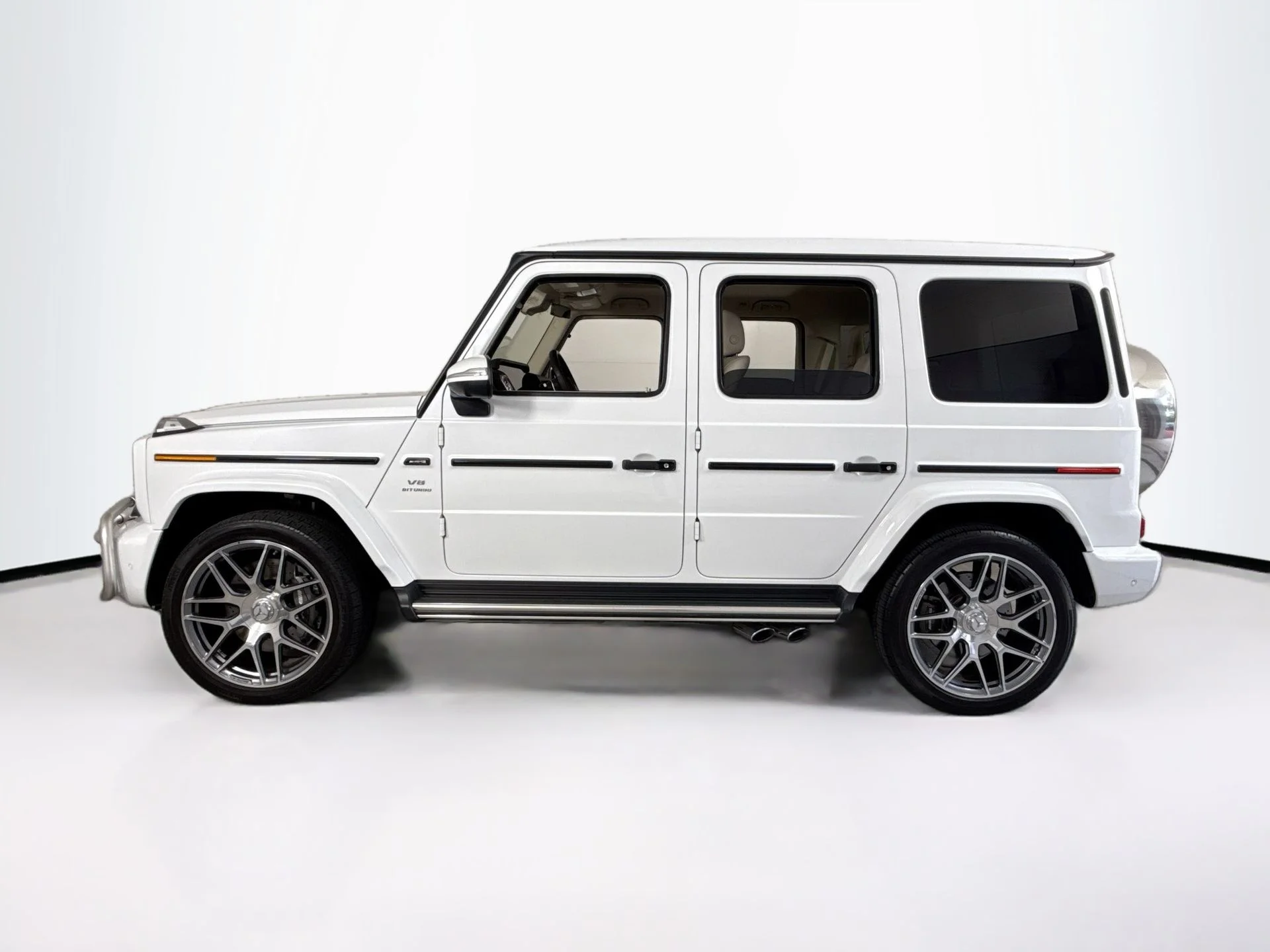 Used 2023 MANUFAKTUR Moonlight White Metallic Mercedes-Benz G 63 AMG® image 4