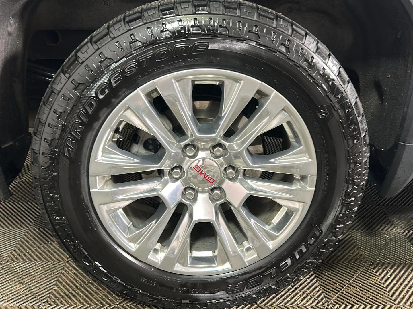 Used 2023 White Frost Tricoat GMC Denali image 2