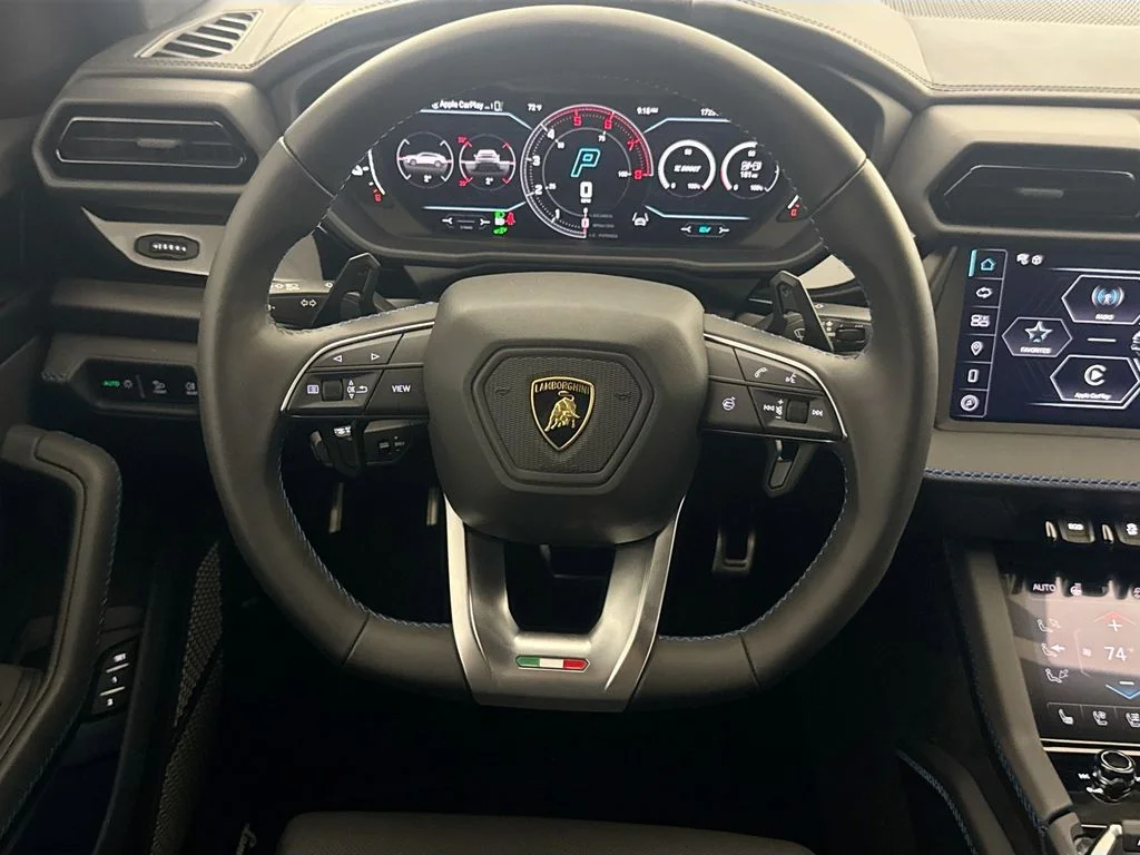 2025 Lamborghini Urus SE - Photo 11