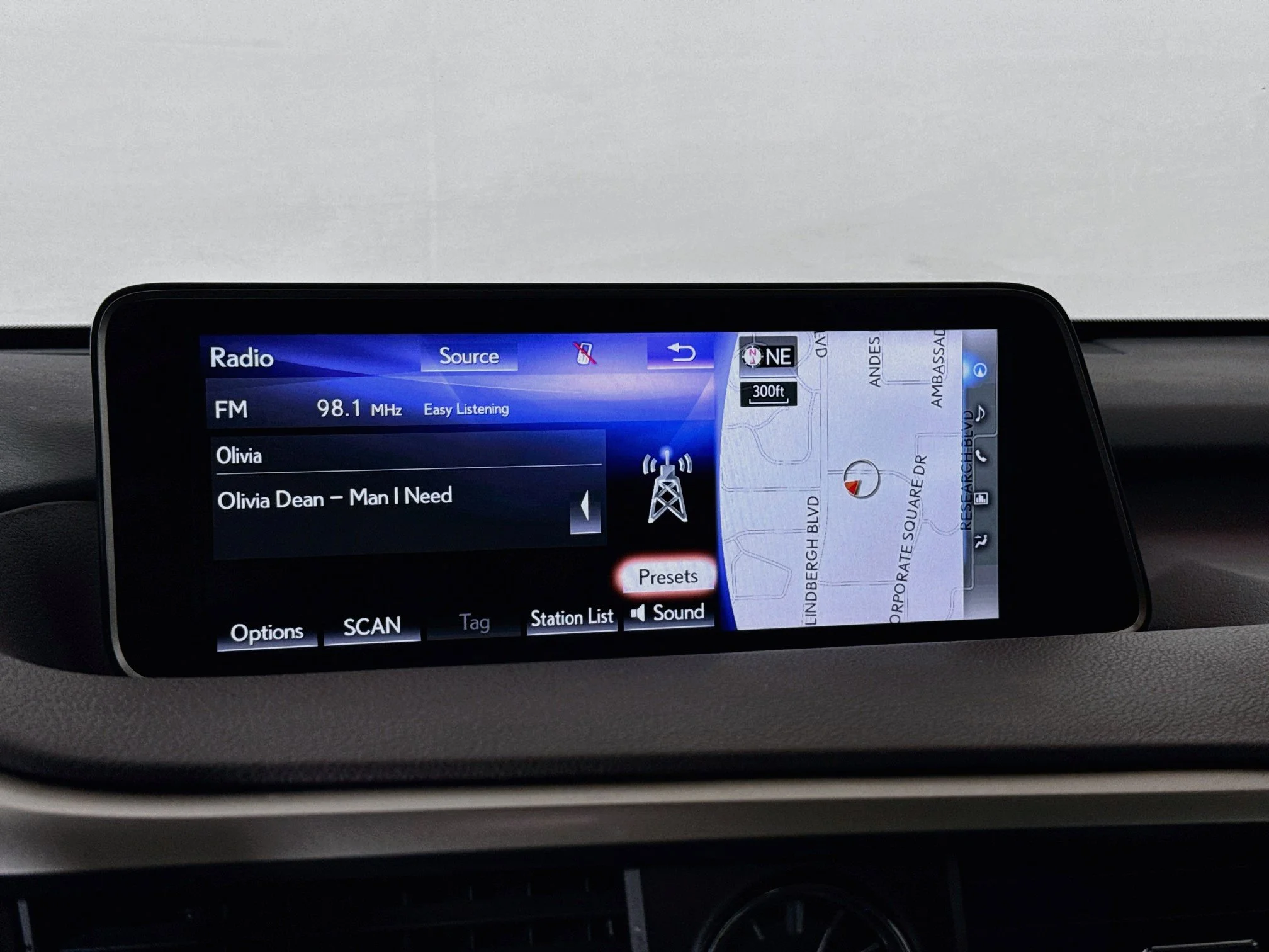 Used 2016 Matador Red Mica Lexus 350 image 15