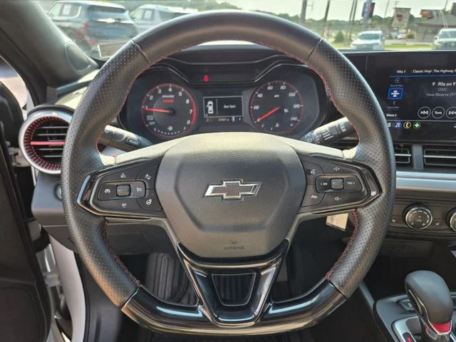 Used 2025 White Chevrolet 1RS image 32