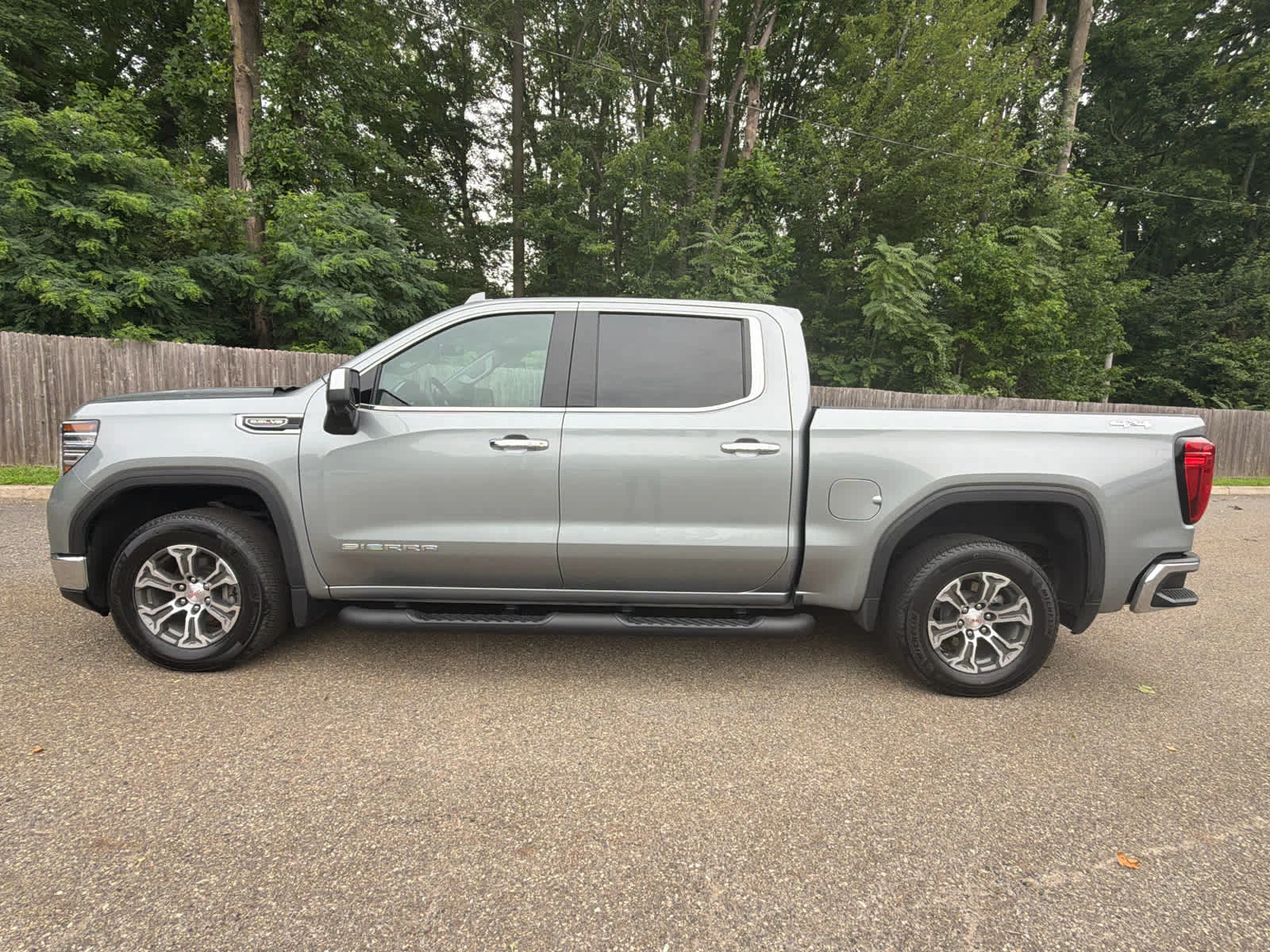 Used 2025 Sterling Metallic GMC SLT image 14